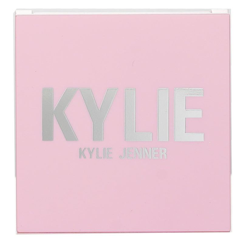 カイリー・バイ・カイリー・ジェンナー  Kylighter Pressed Illuminating Powder - # 080 Salted Caramel   8g/0.28oz