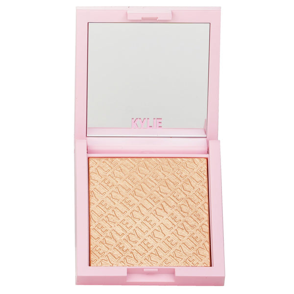 カイリー・バイ・カイリー・ジェンナー  Kylighter Pressed Illuminating Powder - # 080 Salted Caramel   8g/0.28oz