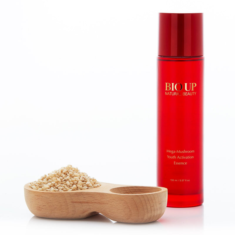 ナチュラル ビューティ  Mega Mushroom Youth Activation Essence   150ml