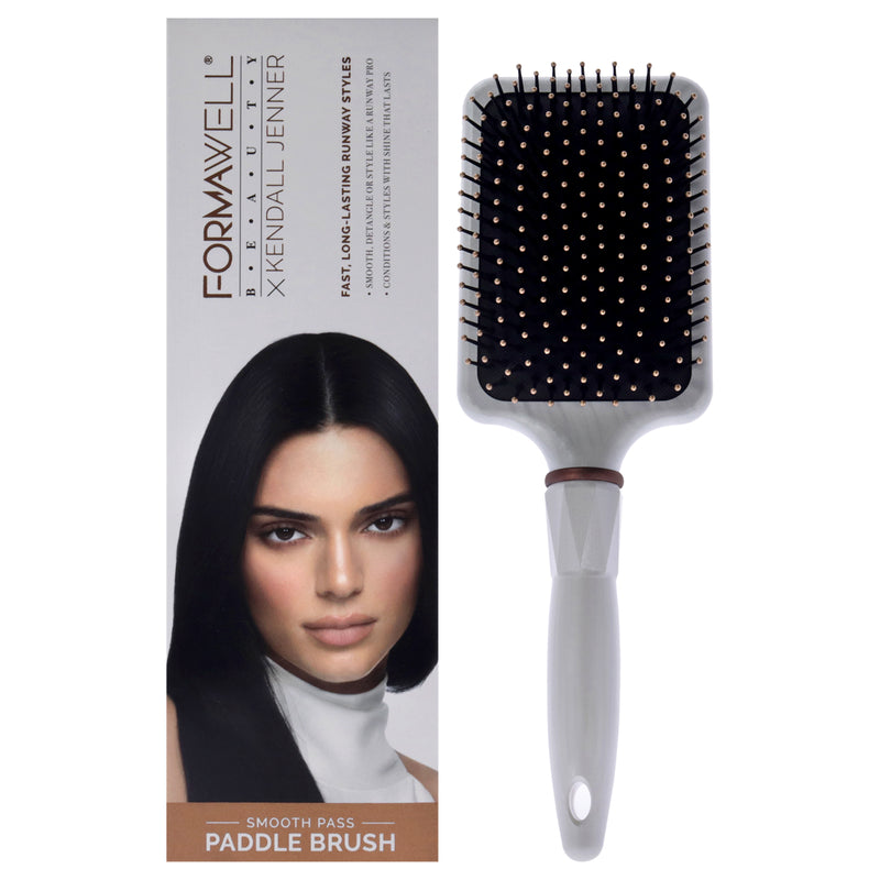 Kendall Jenner Beauty X Kendall Jenner Smooth Pass Paddle Brush by Kendall Jenner for Unisex - 1 Pc Hair Brush